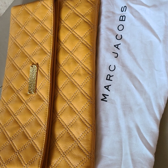 Marc Jacob's clutch - Picture 1 of 2